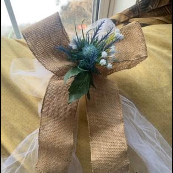 Bows - Picture 1 of 1